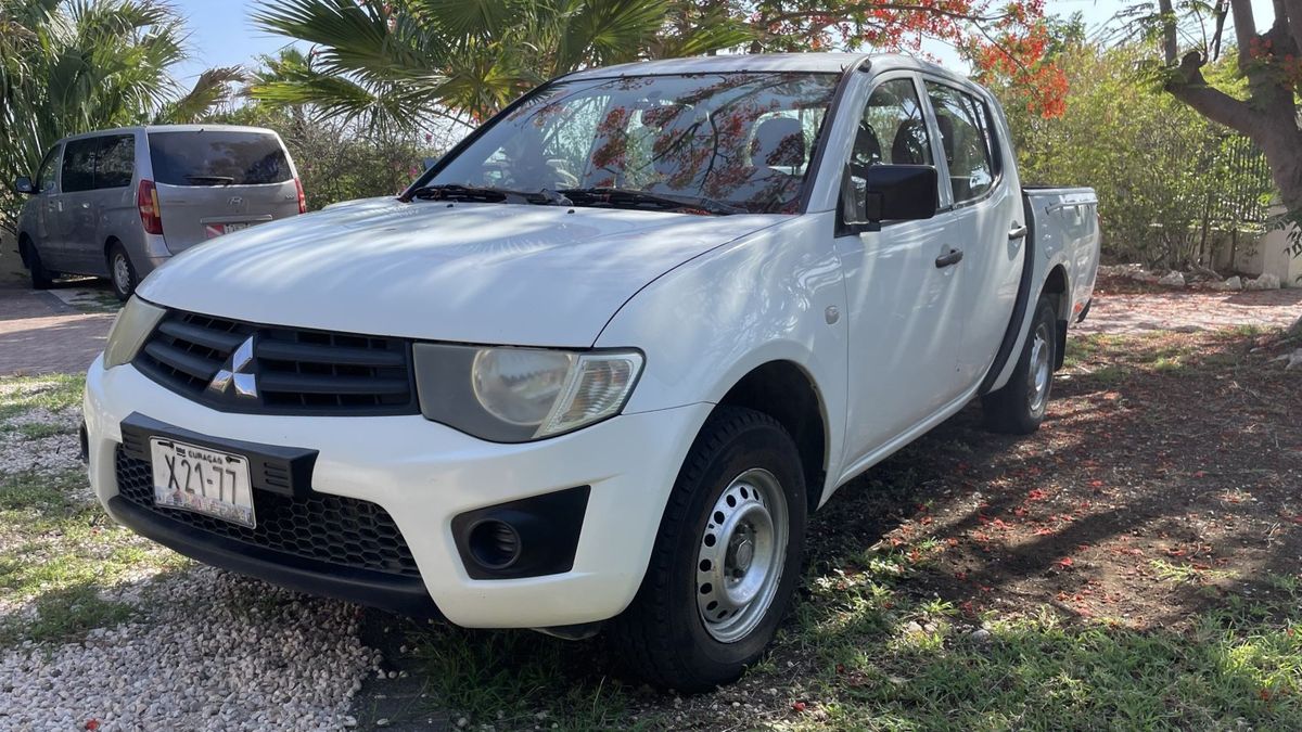 mitsu-L200-1.jpeg